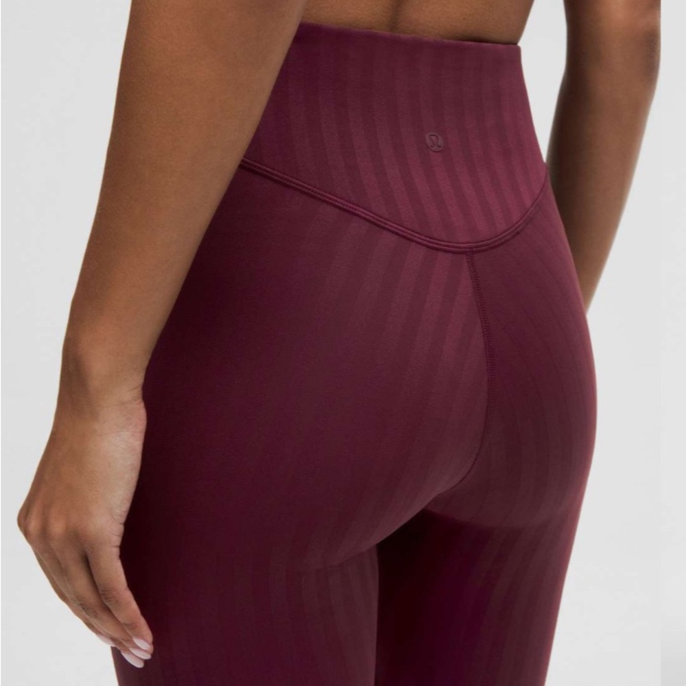 lululemon athletica Wunder Under High-Rise Tight 28" in Garnet